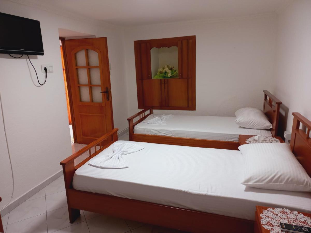 Sokolli Guest House Gjirokastër Екстериор снимка