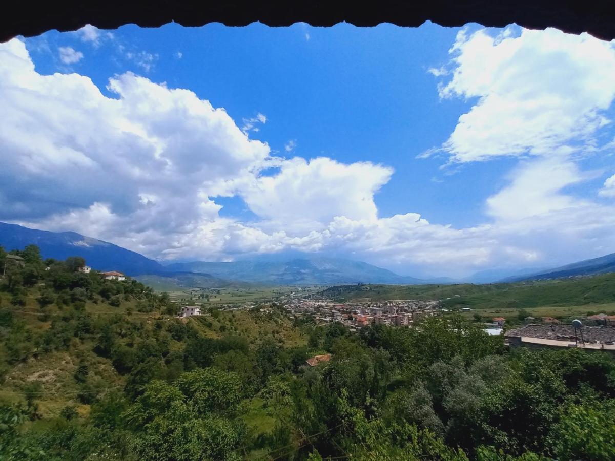 Sokolli Guest House Gjirokastër Екстериор снимка