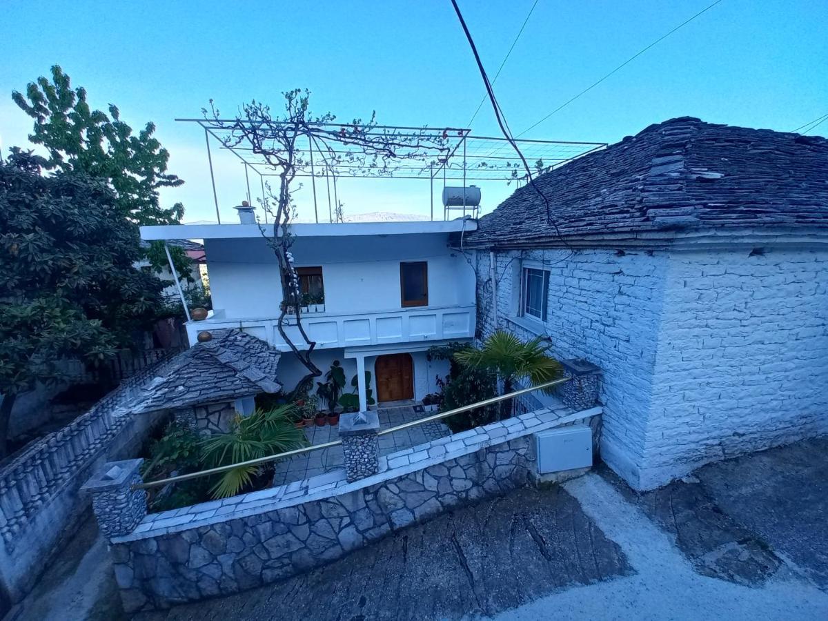 Sokolli Guest House Gjirokastër Екстериор снимка