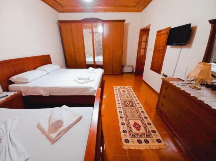 Sokolli Guest House Gjirokastër Екстериор снимка