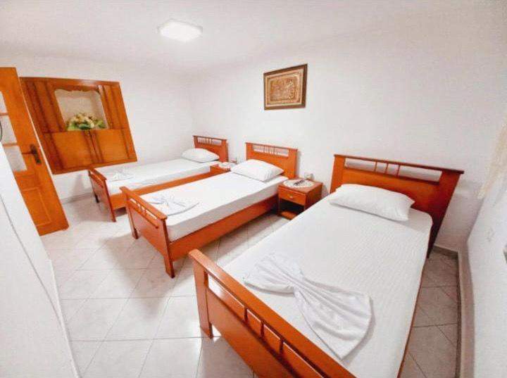 Sokolli Guest House Gjirokastër Екстериор снимка