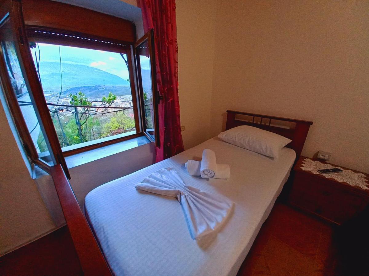Sokolli Guest House Gjirokastër Екстериор снимка