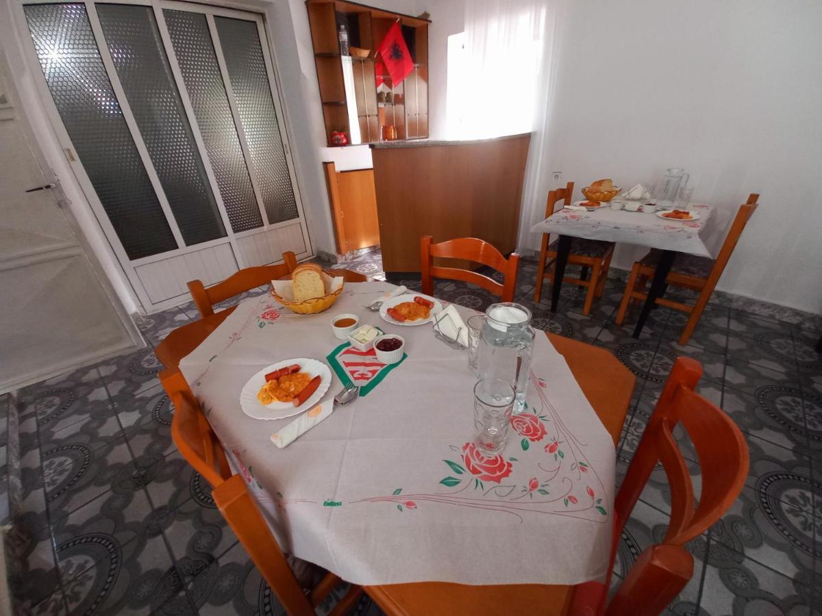 Sokolli Guest House Gjirokastër Екстериор снимка