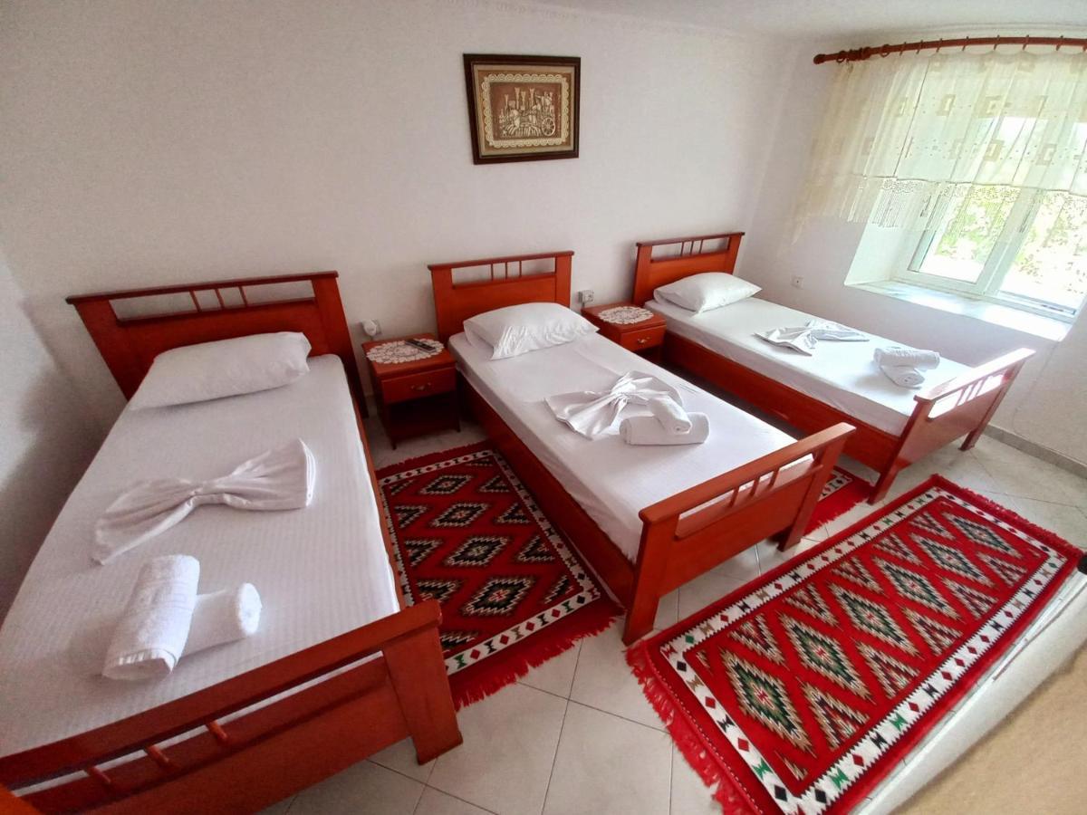 Sokolli Guest House Gjirokastër Екстериор снимка